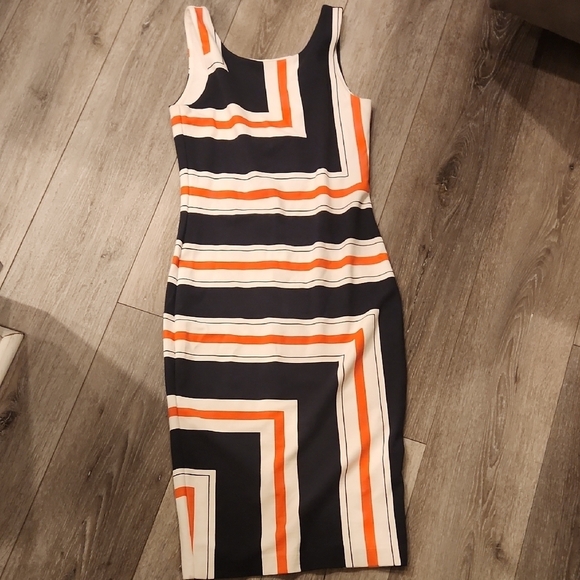 H&M Black and White Sheath Dress Sleeveless Scoop Neck Midi - Picture 1 of 7